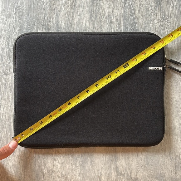 Incase Laptop Case - Picture 3 of 6